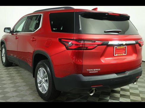 Used 2023 Chevrolet Traverse LT image 12