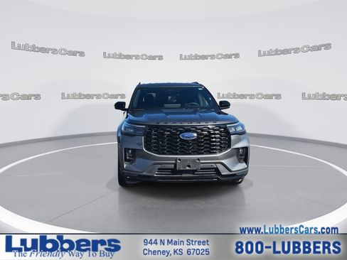Used 2025 Ford Explorer ST-Line w/ ST-Line Street Pack image 3