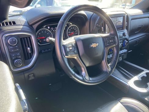 Used 2022 Chevrolet Silverado 2500 High Country image 2