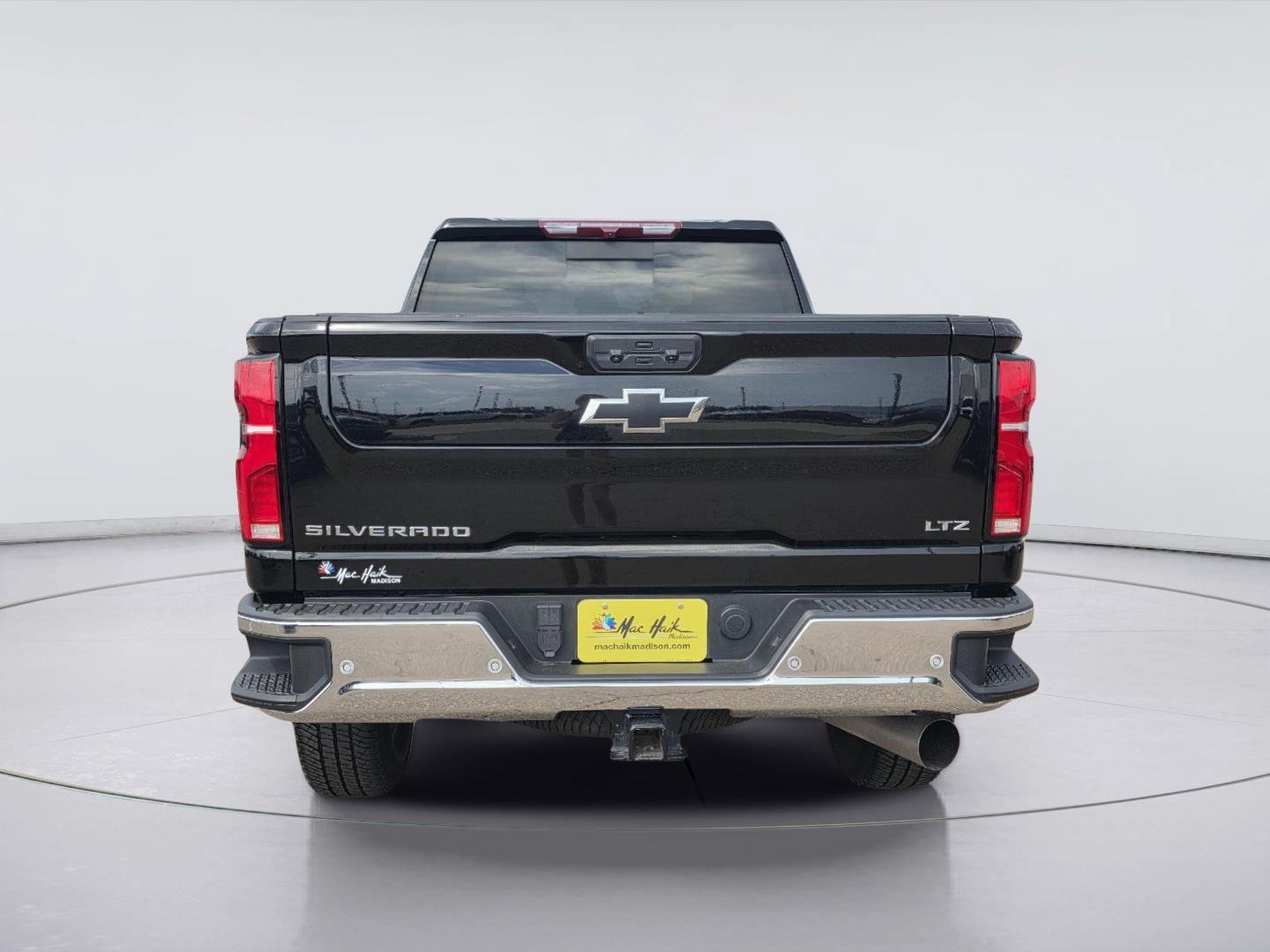 Used 2025 Chevrolet Silverado 2500 LTZ w/ LTZ Convenience Package AWD/4WD image 6