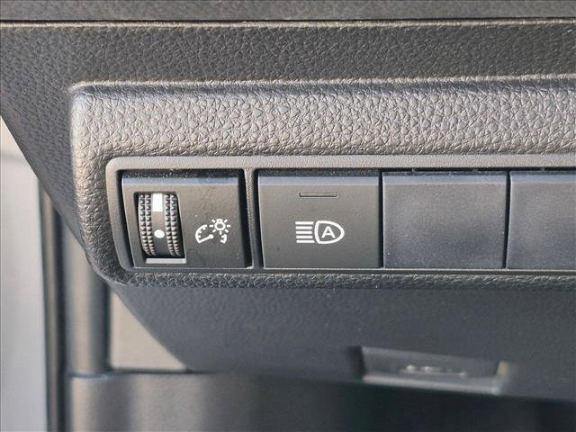 Used 2021 Toyota Corolla LE FWD image 13