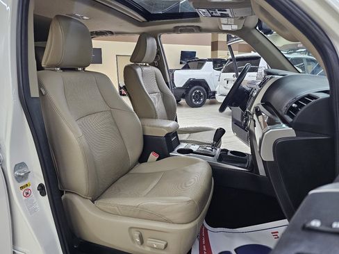 Used 2016 Toyota 4Runner Limited image 20