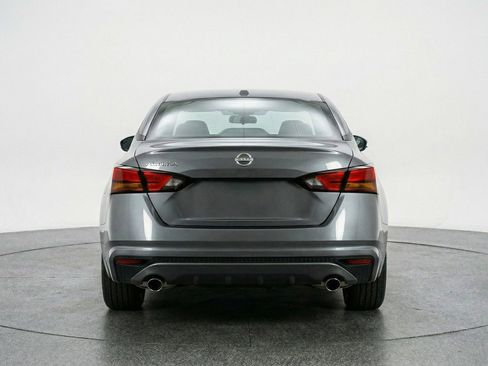 Used 2025 Nissan Altima 2.5 SV image 7