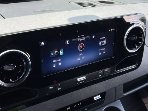 New 2025 Mercedes-Benz Sprinter 2500 image 18