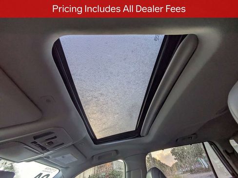 Certified 2024 Toyota Highlander XLE FWD image 23