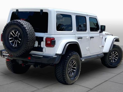 Used 2024 Jeep Wrangler Unlimited Rubicon AWD/4WD image 13