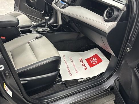 Used 2018 Toyota RAV4 Limited image 38