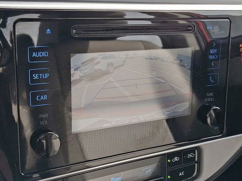 Used 2019 Toyota Corolla LE image 17