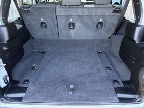 Used 2025 Jeep Wrangler Unlimited Rubicon 4xe w/ Safety Group AWD/4WD image 17