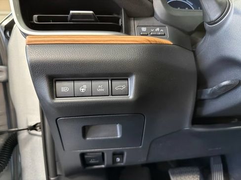 Used 2024 Toyota Grand Highlander AWD Hybrid image 11