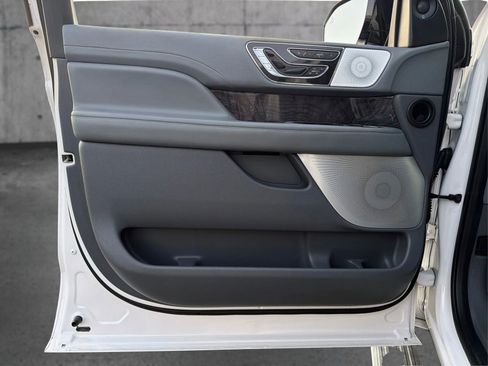 Used 2018 Lincoln Navigator Reserve w/ Technology Package image 20