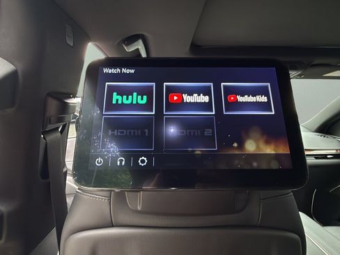 Certified 2024 Cadillac Escalade ESV Premium Luxury w/ LPO, Floor Liner Package AWD/4WD image 27