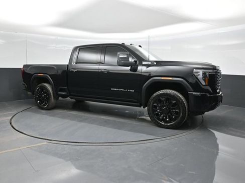 Used 2025 GMC Sierra 2500 Denali Ultimate AWD/4WD image 5
