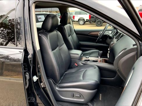 Used 2019 Nissan Pathfinder Platinum image 8