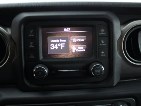 Certified 2021 Jeep Gladiator Sport image 20