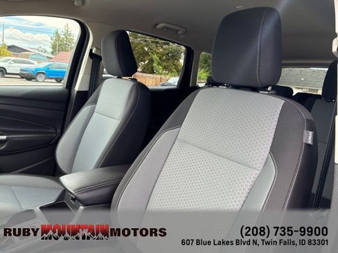 Used 2018 Ford Escape SE FWD image 11