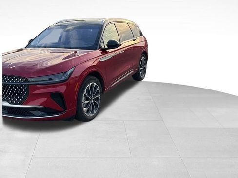 Used 2024 Lincoln Nautilus Reserve w/ Equipment Group 202A image 3