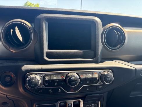 Used 2018 Jeep Wrangler Unlimited Sport S AWD/4WD image 21