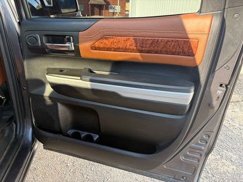 Used 2019 Toyota Tundra 4x4 CrewMax image 14