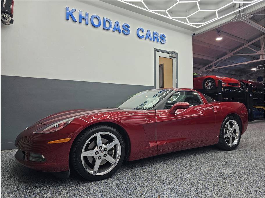 Used 2008 Chevrolet Corvette Coupe w/ Preferred Equipment Group RWD image 2