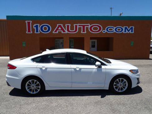 Used 2019 Ford Fusion SE FWD image 1