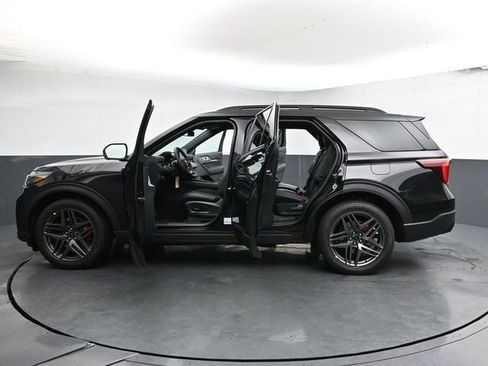 New 2026 Ford Explorer ST image 39