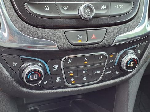 Used 2024 Chevrolet Equinox Premier FWD image 10
