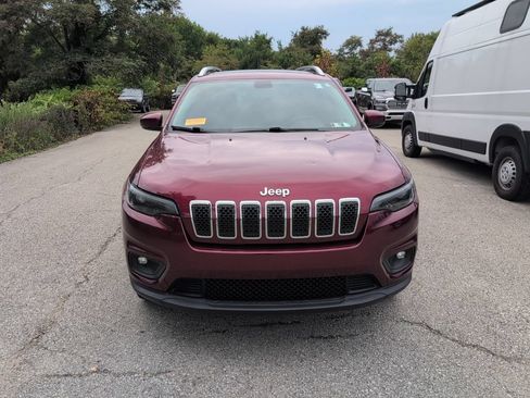 Used 2019 Jeep Cherokee Latitude Plus w/ Comfort/Convenience Group AWD/4WD image 2