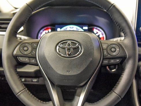Used 2025 Toyota RAV4 XLE image 28
