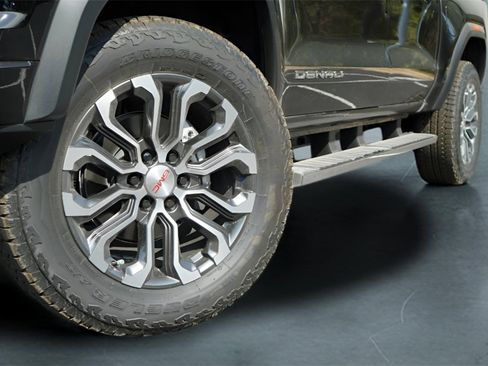 New 2026 GMC Canyon Denali image 3