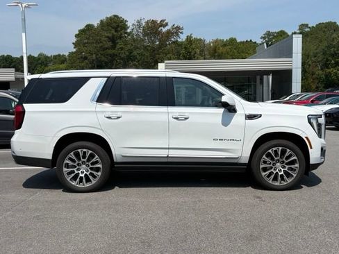 Used 2026 GMC Yukon Denali w/ Denali Reserve Package AWD/4WD image 6