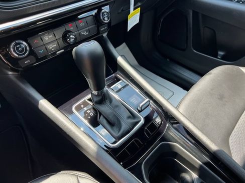 New 2026 Jeep Compass Latitude AWD/4WD image 21
