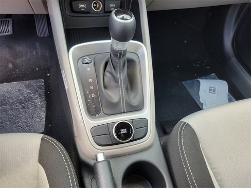 New 2025 Hyundai Venue SEL image 24