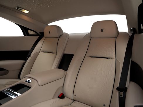 Used 2017 Rolls-Royce Wraith RWD image 38
