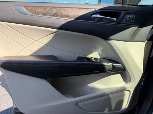 Used 2019 Lincoln MKC Reserve FWD image 13