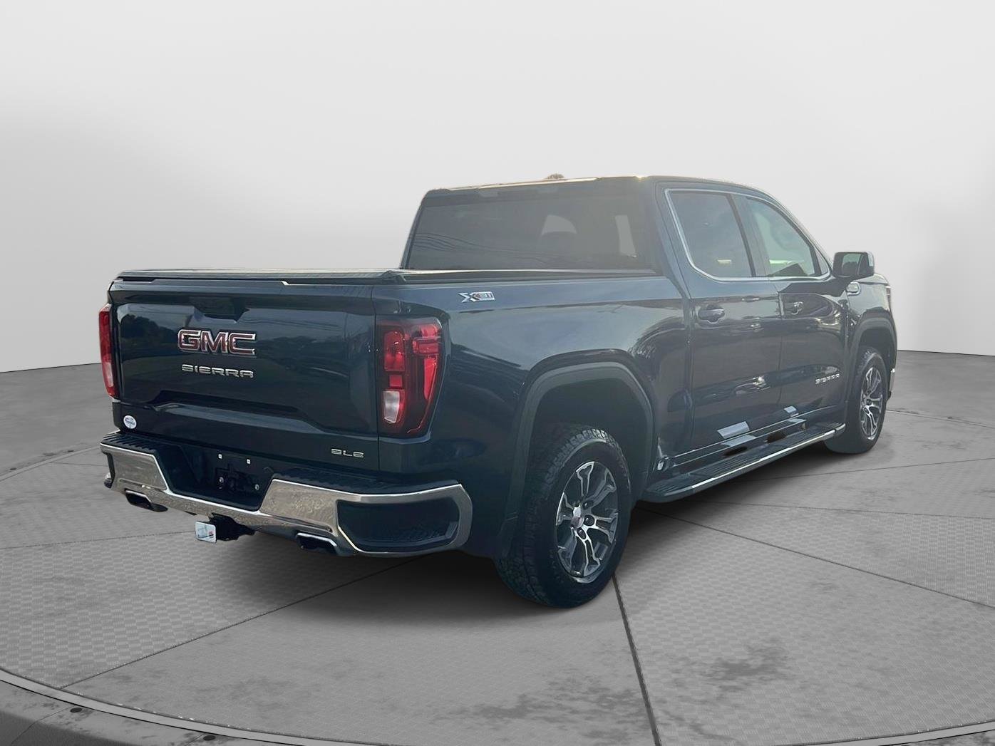 Used 2023 GMC Sierra 1500 SLE AWD/4WD image 9