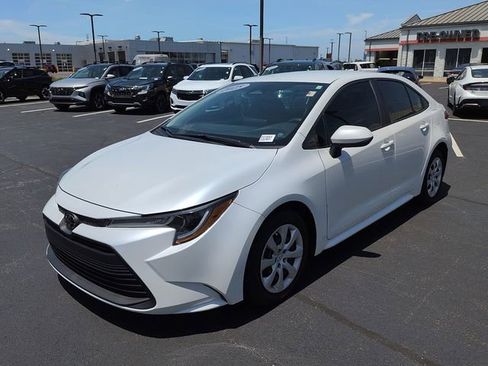 Certified 2025 Toyota Corolla LE FWD image 3