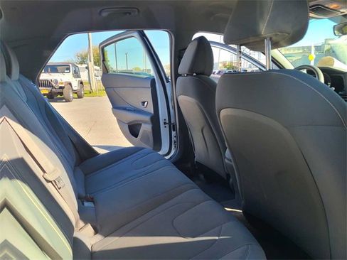 Used 2023 Hyundai Elantra SEL image 19