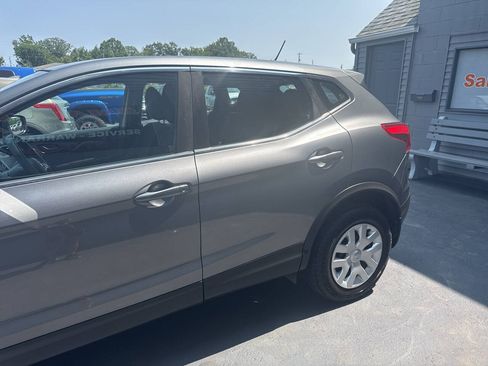 Used 2017 Nissan Rogue Sport S AWD/4WD image 5