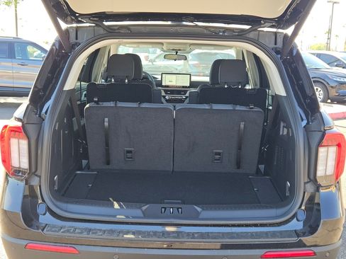 New 2025 Ford Explorer Active image 4