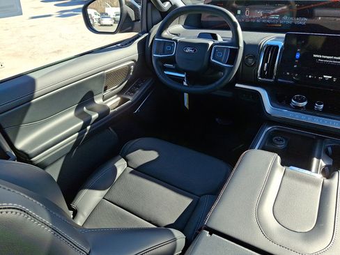 New 2026 Ford Expedition Platinum w/ Stealth Appearance Package AWD/4WD image 8