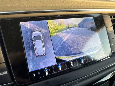 Used 2021 Buick Enclave Premium w/ Surround and Sites Package AWD/4WD image 21