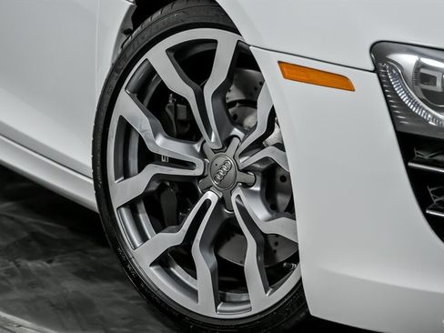 Used 2012 Audi R8 V10 image 3