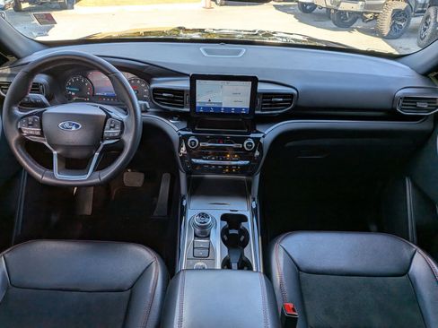 Certified 2023 Ford Explorer ST-Line w/ Class IV Trailer Tow Package image 17