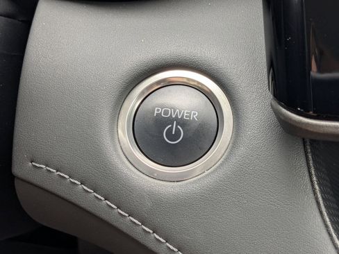 Used 2024 Toyota Highlander Limited AWD/4WD image 19