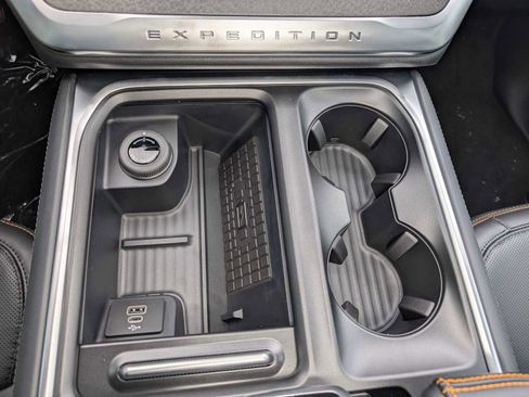 New 2025 Ford Expedition Tremor image 24