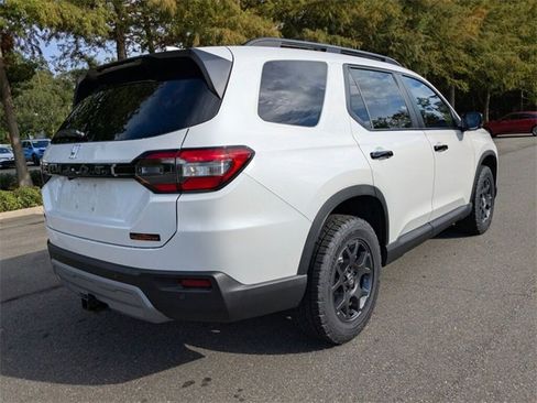 New 2025 Honda Pilot TrailSport image 7