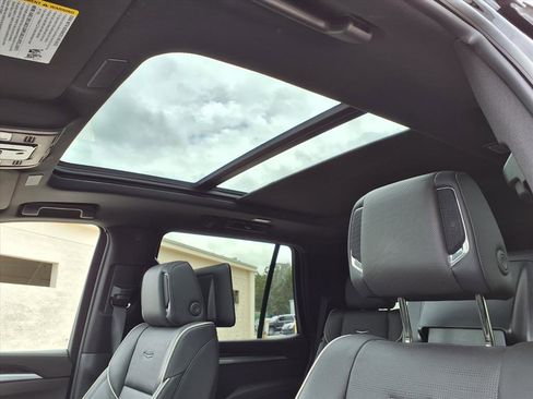 Certified 2025 Cadillac Escalade Premium Luxury image 20