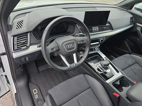 Used 2023 Audi Q5 e Premium Plus w/ Premium Plus Package AWD/4WD image 16