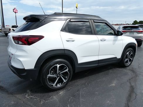 Used 2022 Chevrolet TrailBlazer RS w/ Sun and Liftgate Package FWD image 5